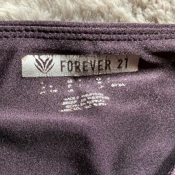 Metallic lilac leggings. Forever 21, small, perfect condition, no pilling. - Picture 4 of 5